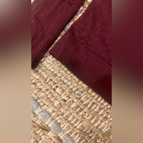 RARE Lululemon Long sleeve - Picture 6 of 6